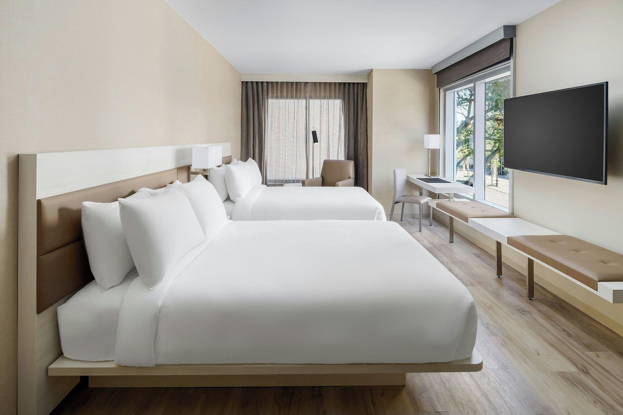 Studio, Multiple Beds، AC Hotel St. Petersburg 2/3