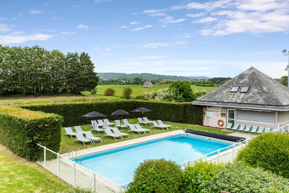 Kyriad Deauville Saint Arnoult 33/37