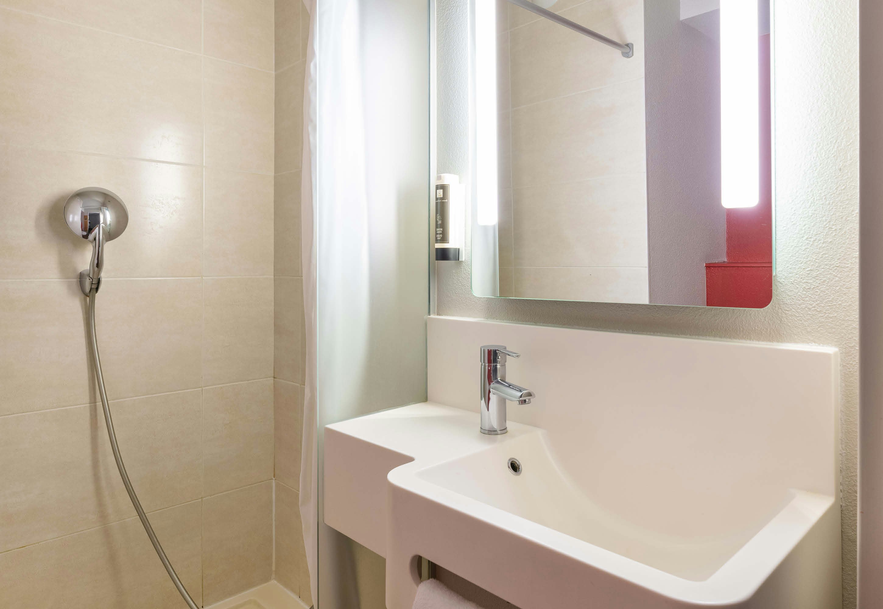 B&B Hotel Lyon Caluire Cite Internationale 33/33