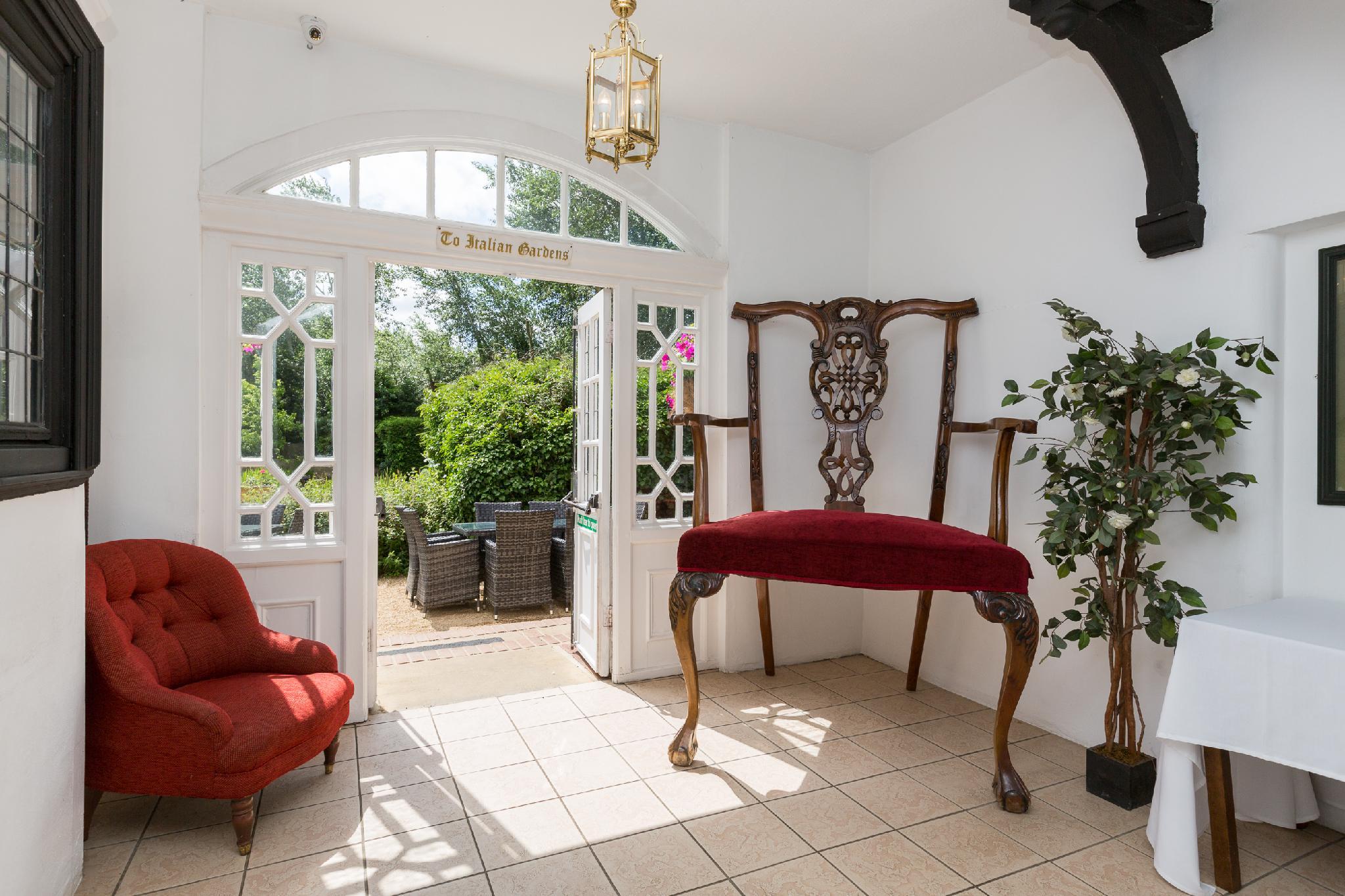De Rougemont Manor 13/20