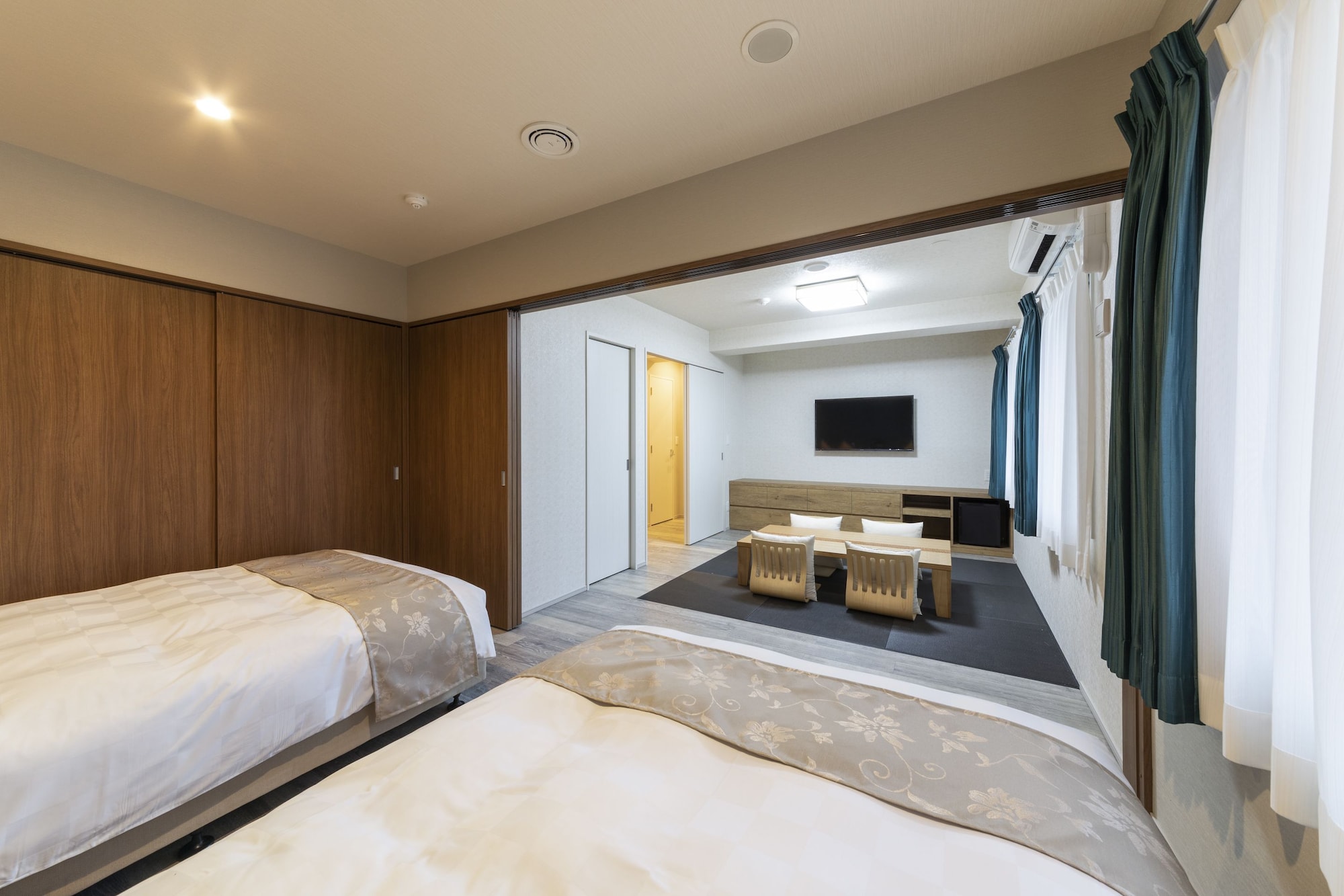 Deluxe, 2 Double Beds