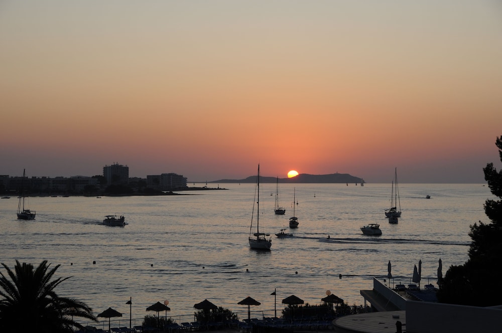 Osiris Ibiza Hotel 61/69