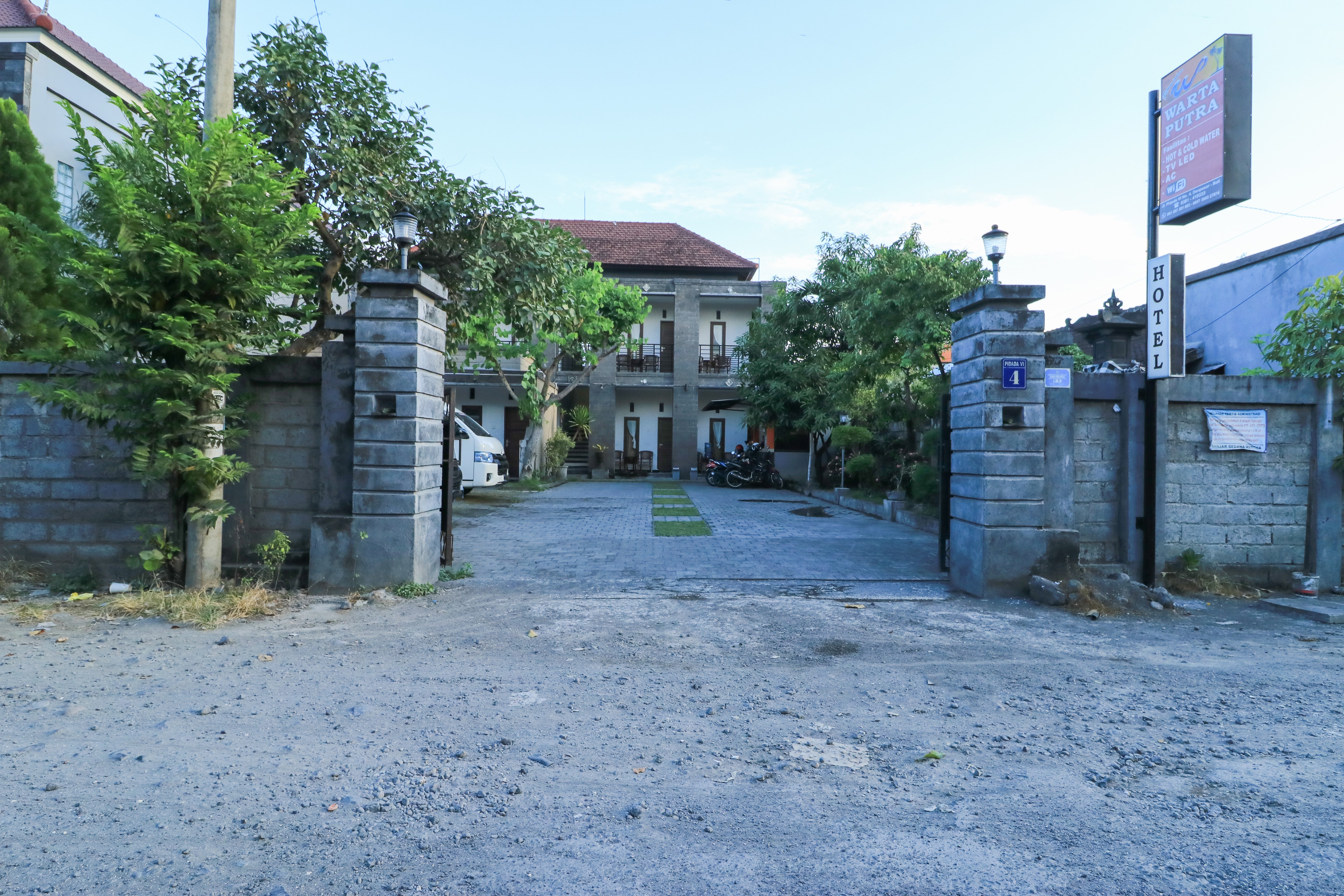 Hotel Warta Putra by ZUZU 27/32