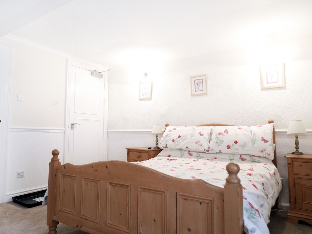 The Willow Restaurant & Cottages 18/50