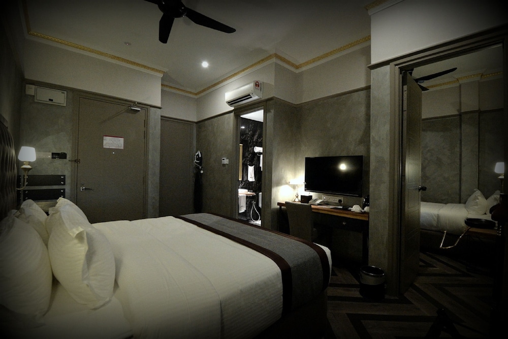 1969 Business Suites @ Ipoh Garden 17/50