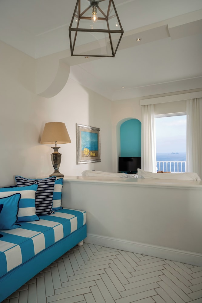 JUNIOR, DOUBLE BED, SEA VIEW, TERRACE