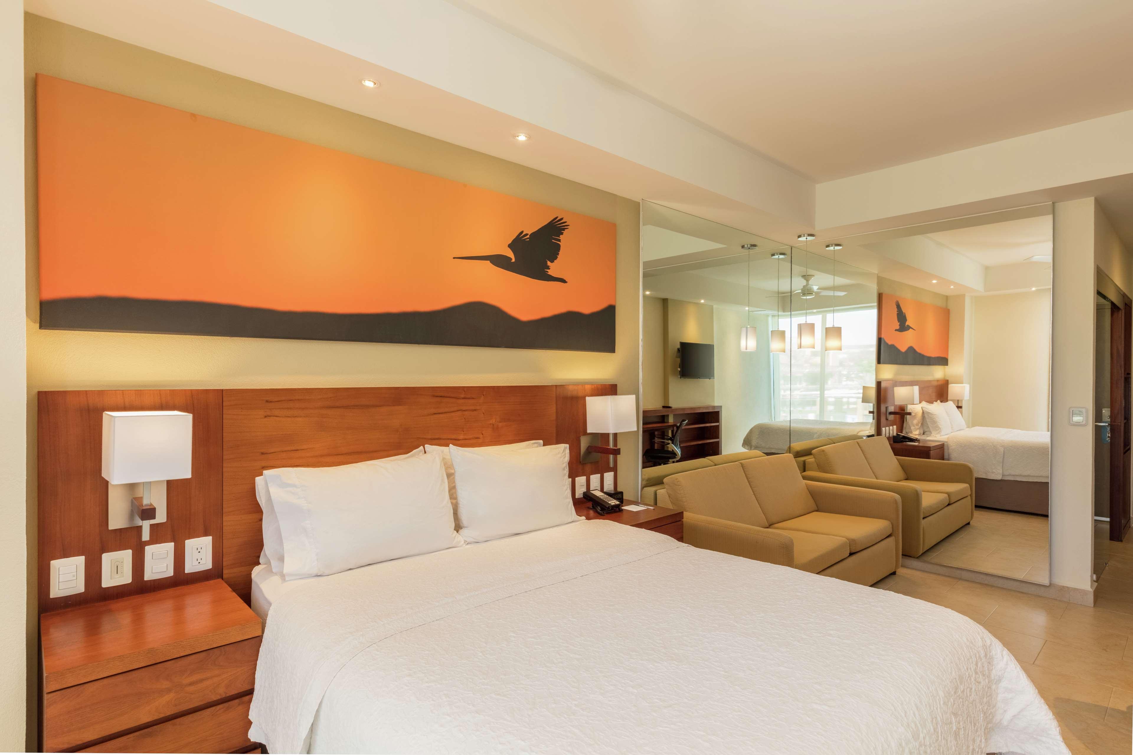 ROOM, QUEEN BED, MOUNTAIN VIEW