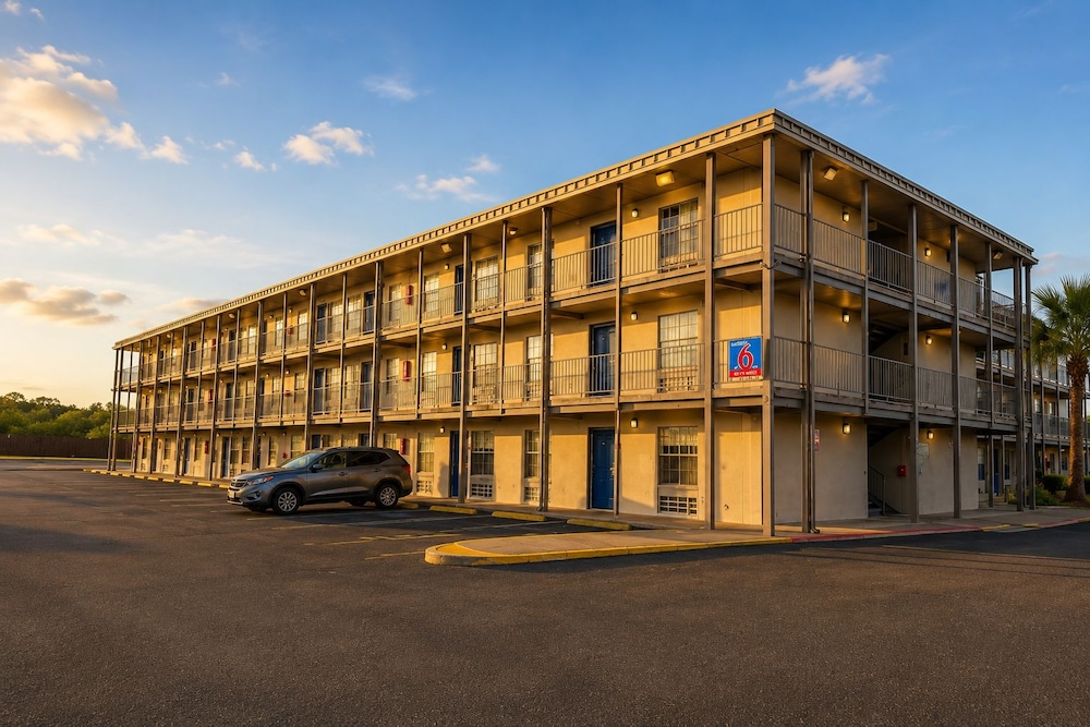 Studio6 San Antonio, TX - Lackland AFB 45/59