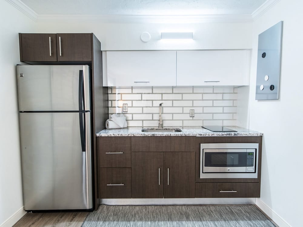 Hibiscus Suites - Gateway to Siesta Key 22/44