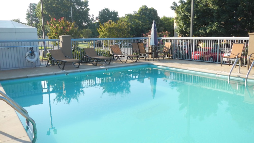 Best Western Suites Near Opryland 1/49