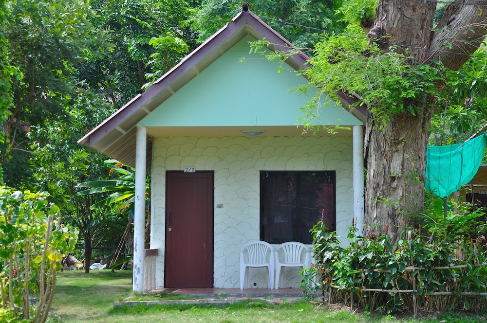 Coral Bungalows 6/53