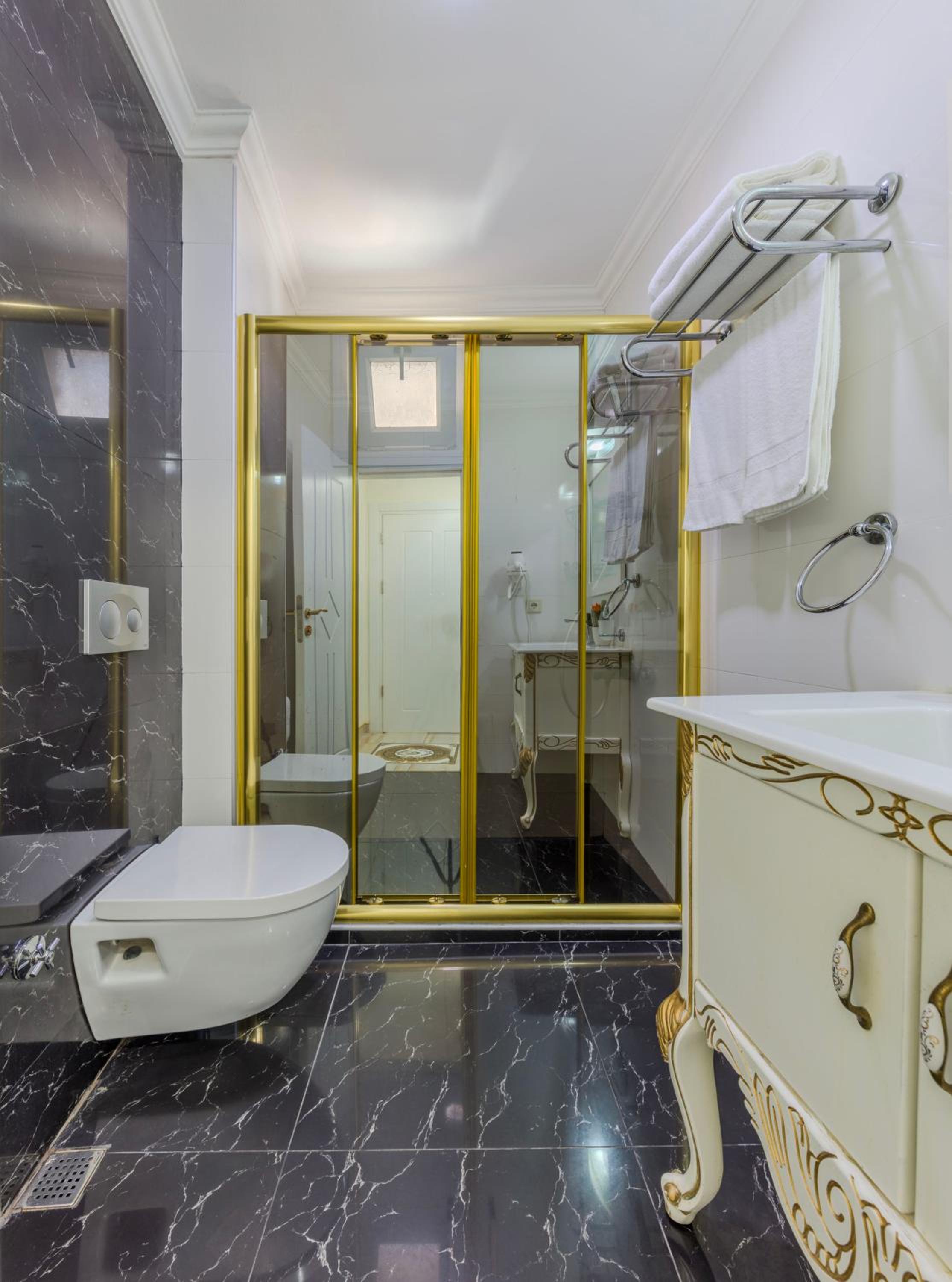 LEMIS SUITE 50/50