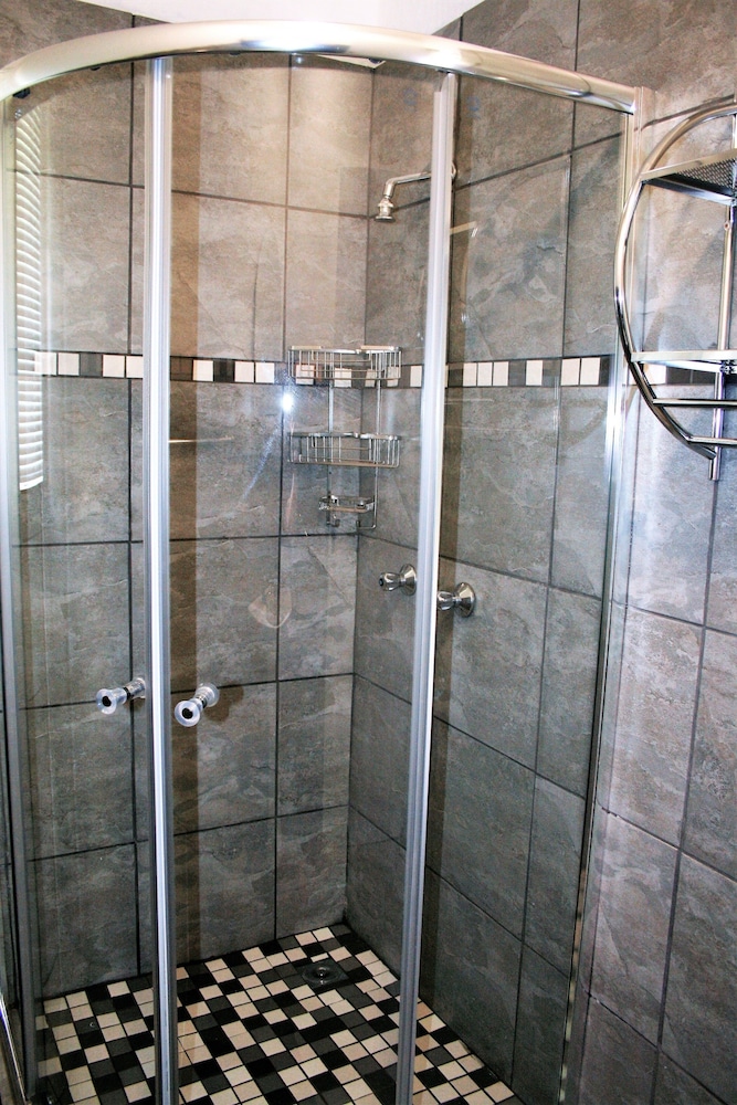 Sabi Star Chalets 15/50
