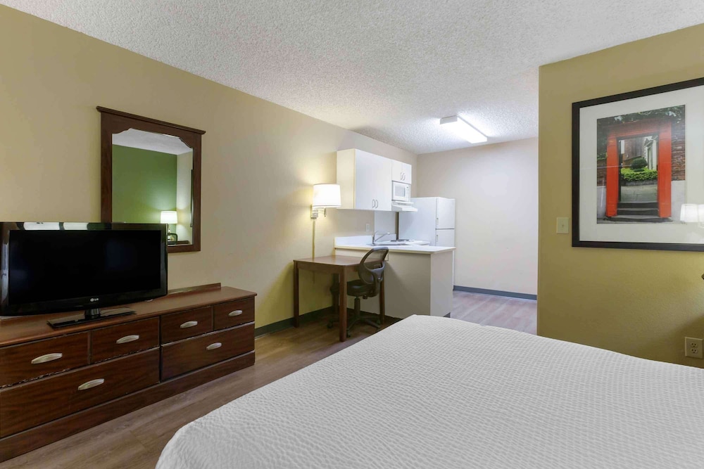 Extended Stay America Phoenix Scottsdale North 19/38