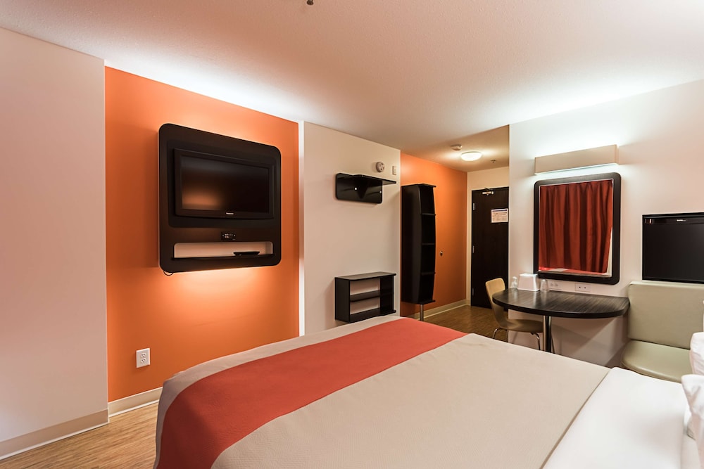 Motel6 Moosomin, SK 14/37