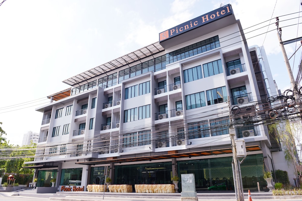 Picnic Hotel Bangkok in BANGKOK