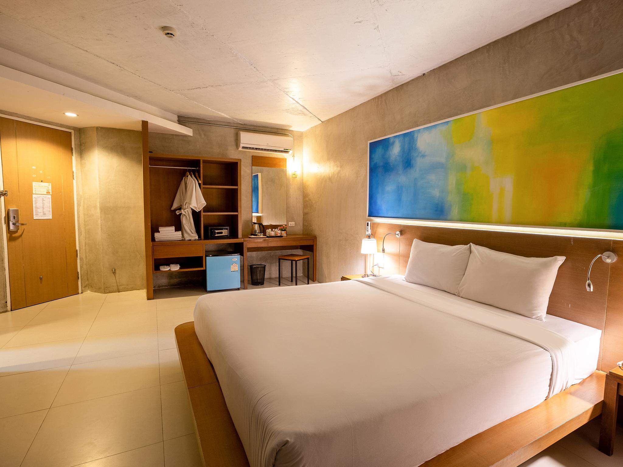 غرفة بريميير فاخرة بإطلالة على البحر، B2 Sea View Pattaya Boutique Budget Hotel 2/2