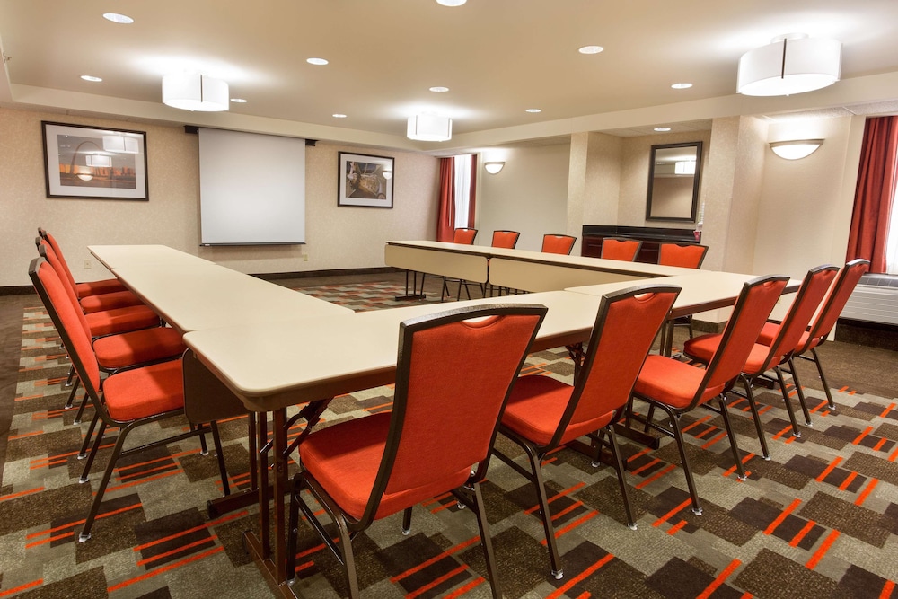 Drury Inn and Suites St Louis Airport 42/49