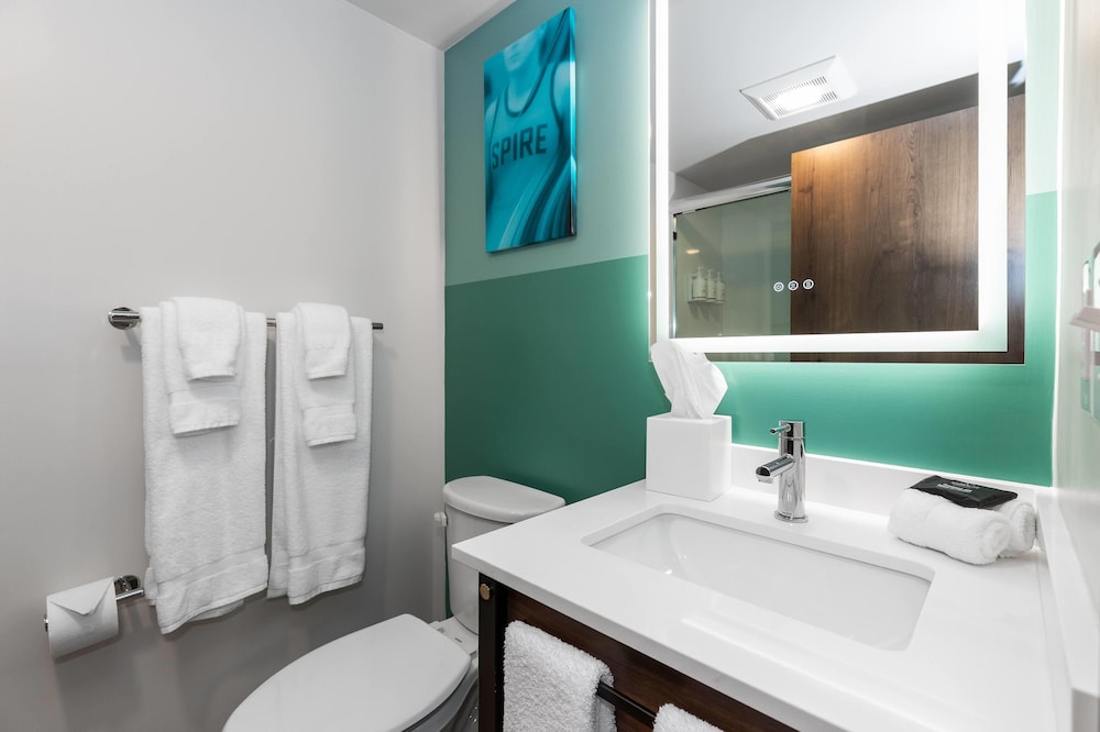 Wingate by Wyndham Geneva at SPIRE Academy 55/56