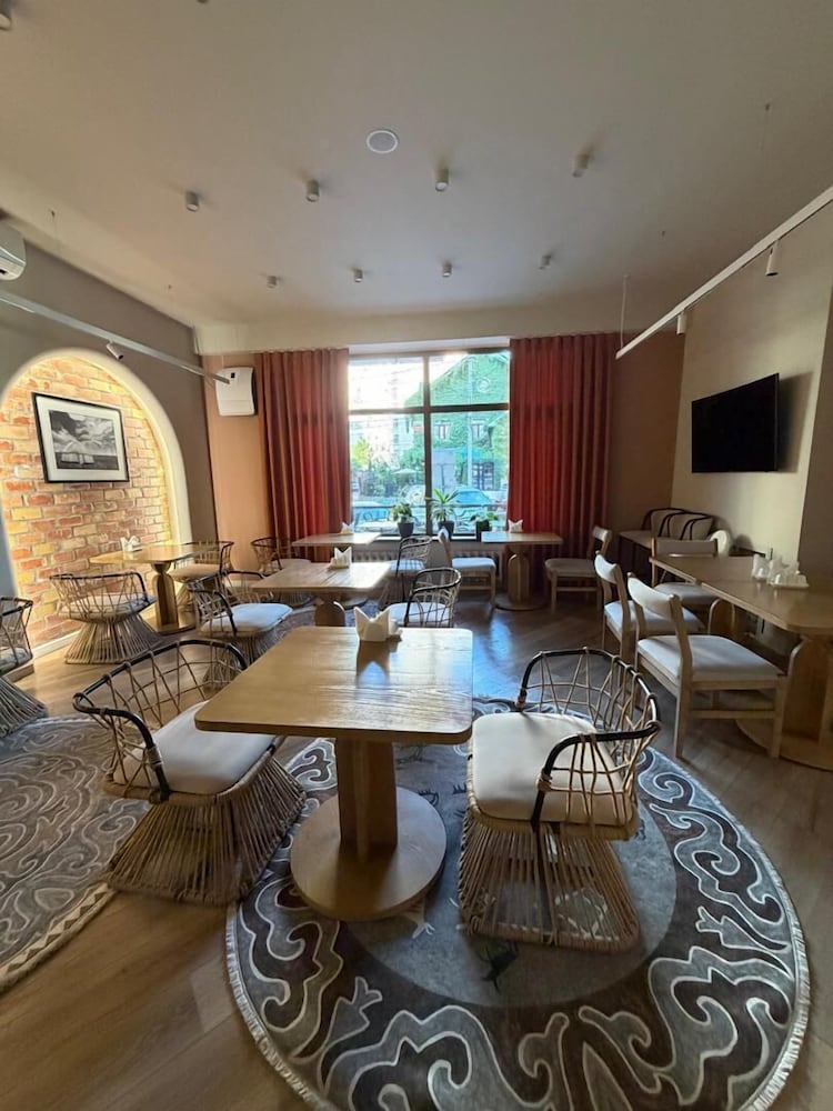Bugu Hotel 42/46