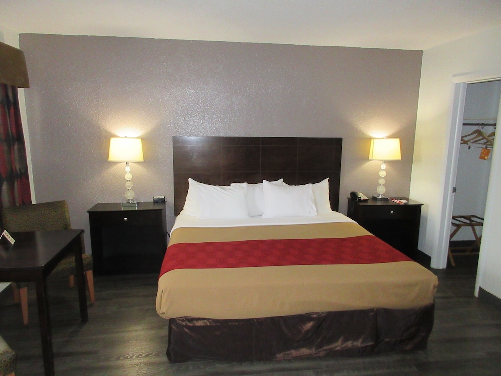 Fort Lauderdale Gardens Inn & Suites 7/14