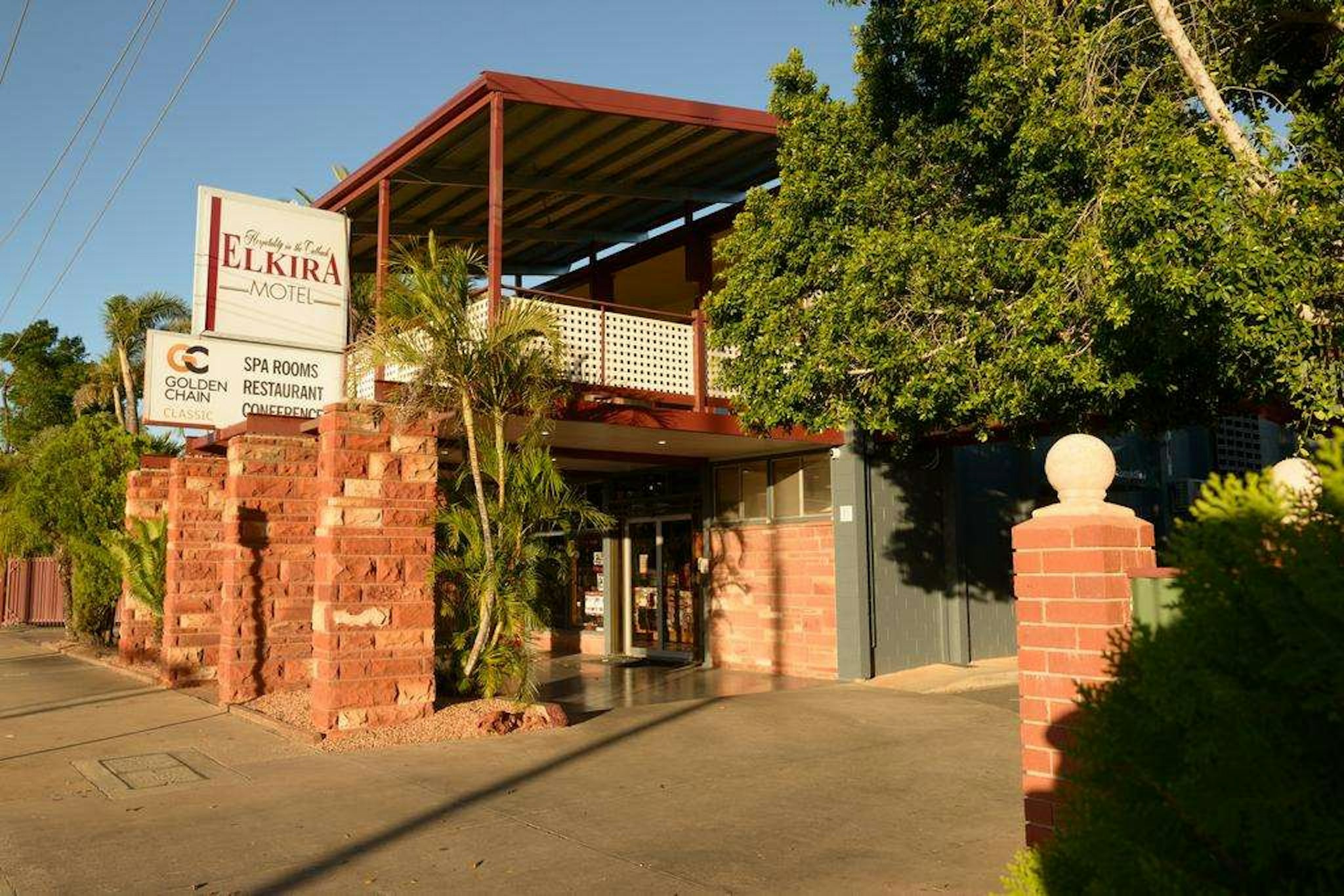 Elkira Court Motel 54/58