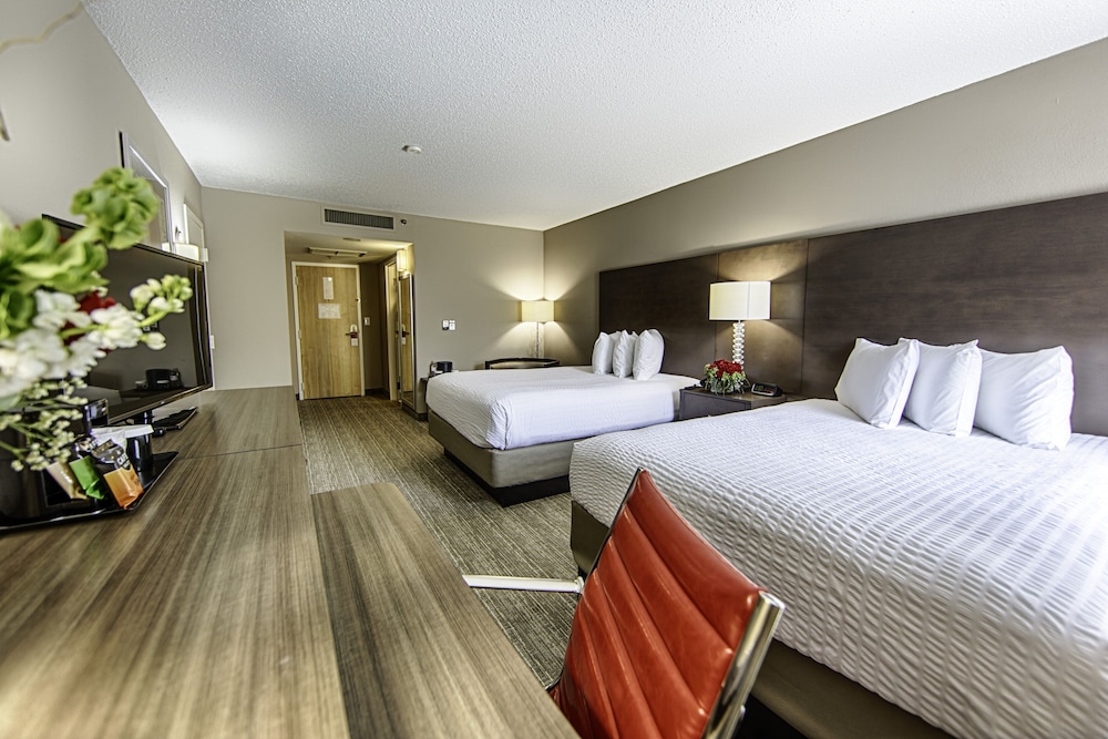 Hotel Capstone 10/47