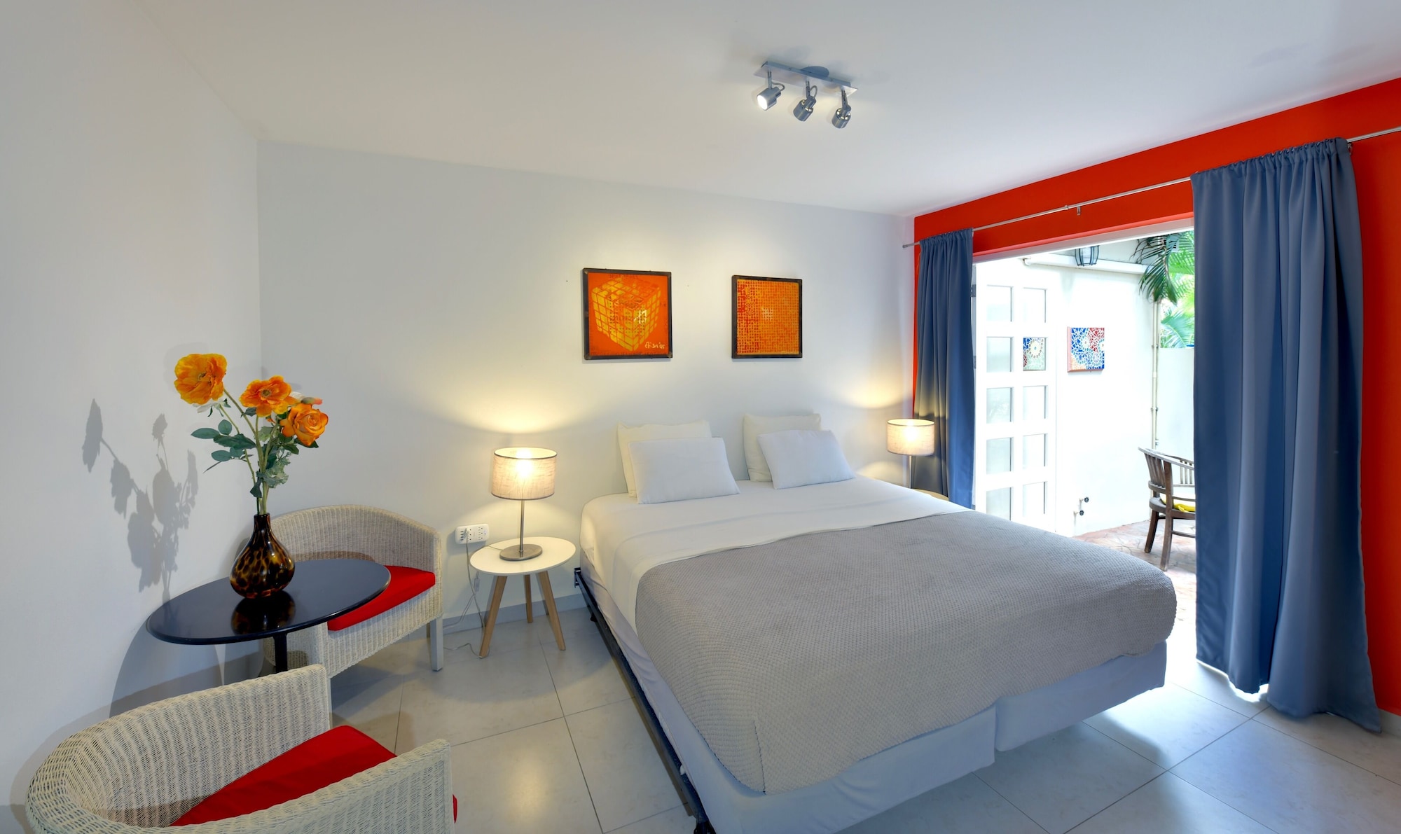 ROOM, KING BED