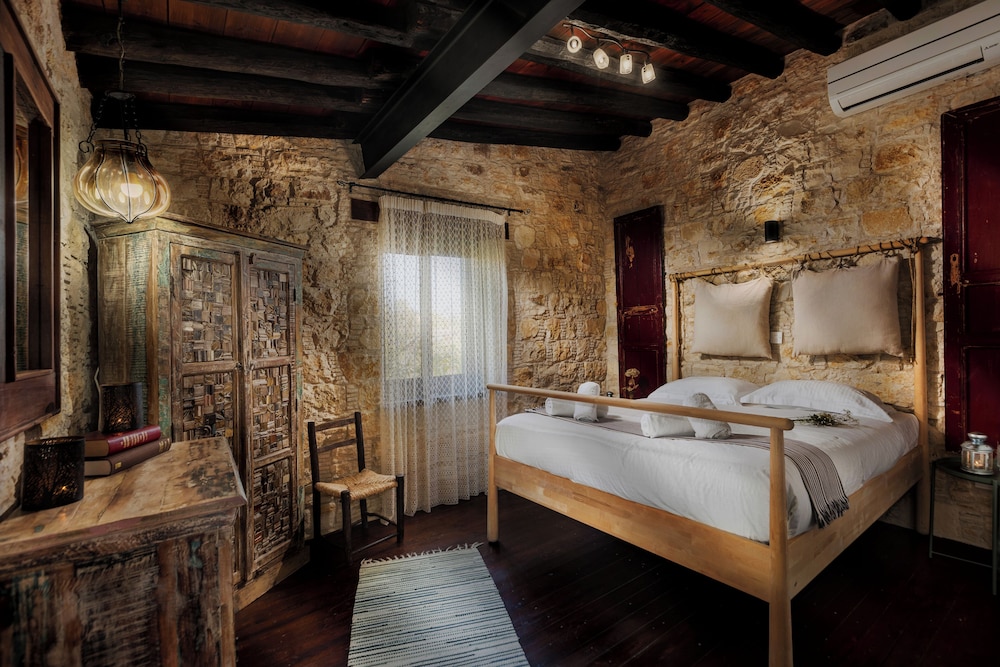 OINOESSA TRADITIONAL BOUTIQUE HOUSES 14/50
