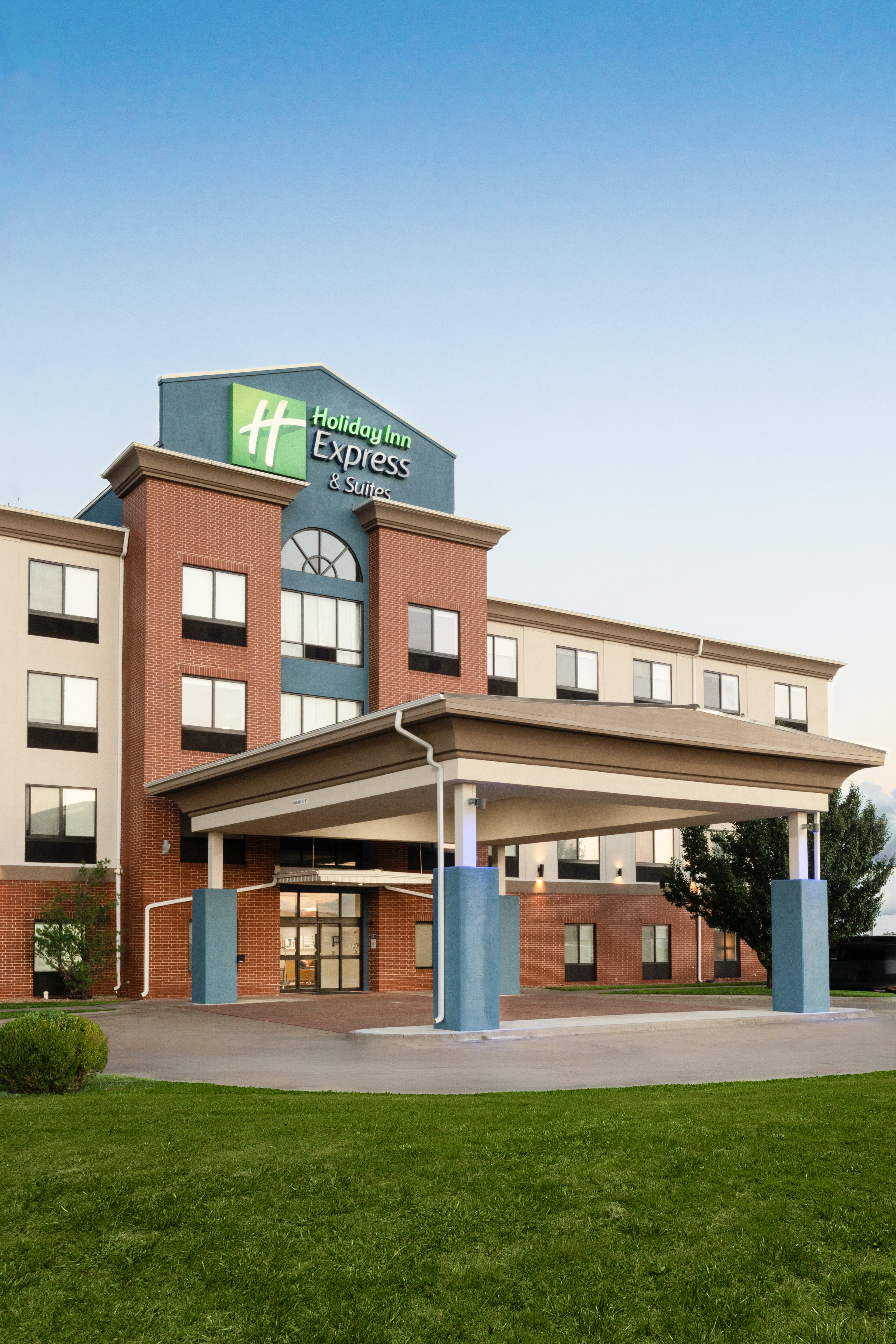 Holiday Inn Express Hotel And Suites Pratt 2/55