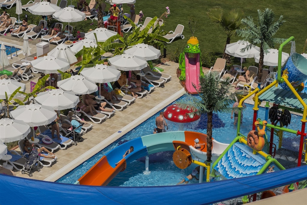 Dream World Aqua Hotel 36/50