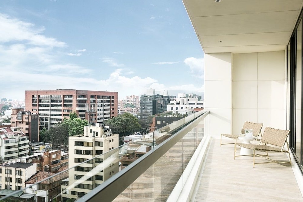 8010 Urban Living 40/46
