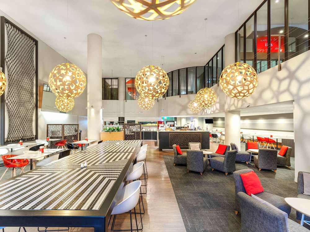 ibis Melbourne Hotel and Apartments 55/70