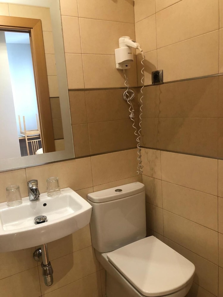 Hostal Abami I I 22/22