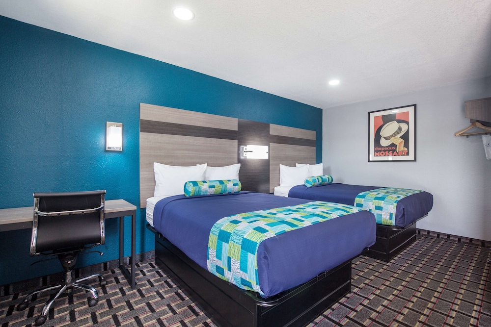 Knights Inn & Suites Salem, IN 13/29