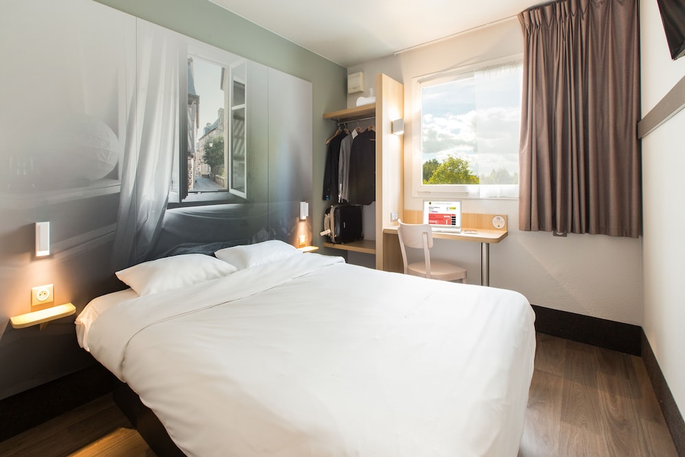 ROOM, DOUBLE BED