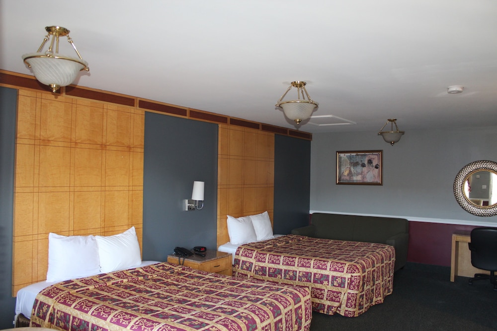 Superior, 2 Queen Beds, Smoking
