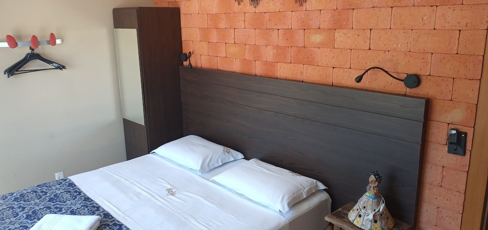HOLA HOTEL 15/23