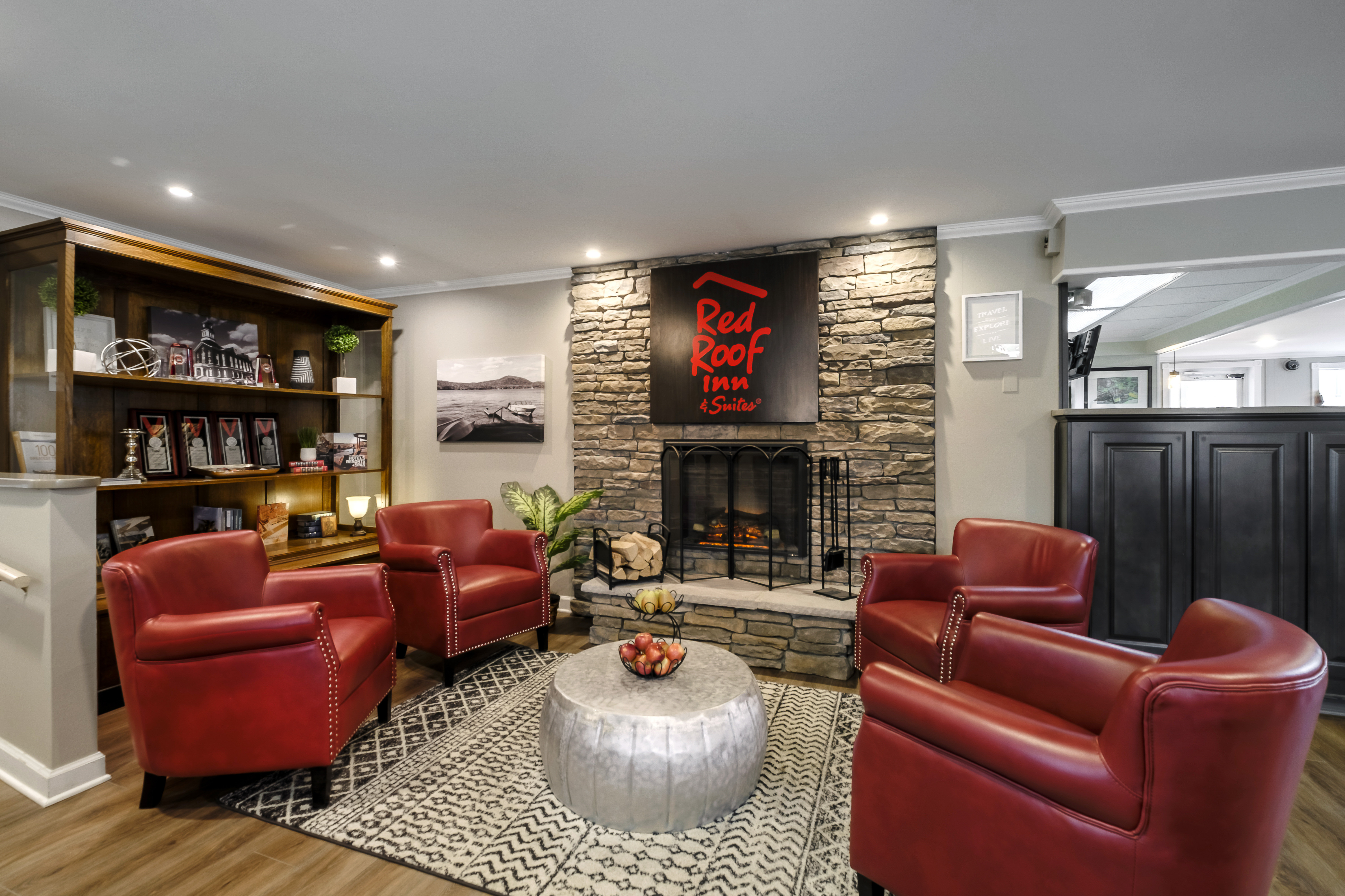 Red Roof Inn and Suites Herkimer 30/46