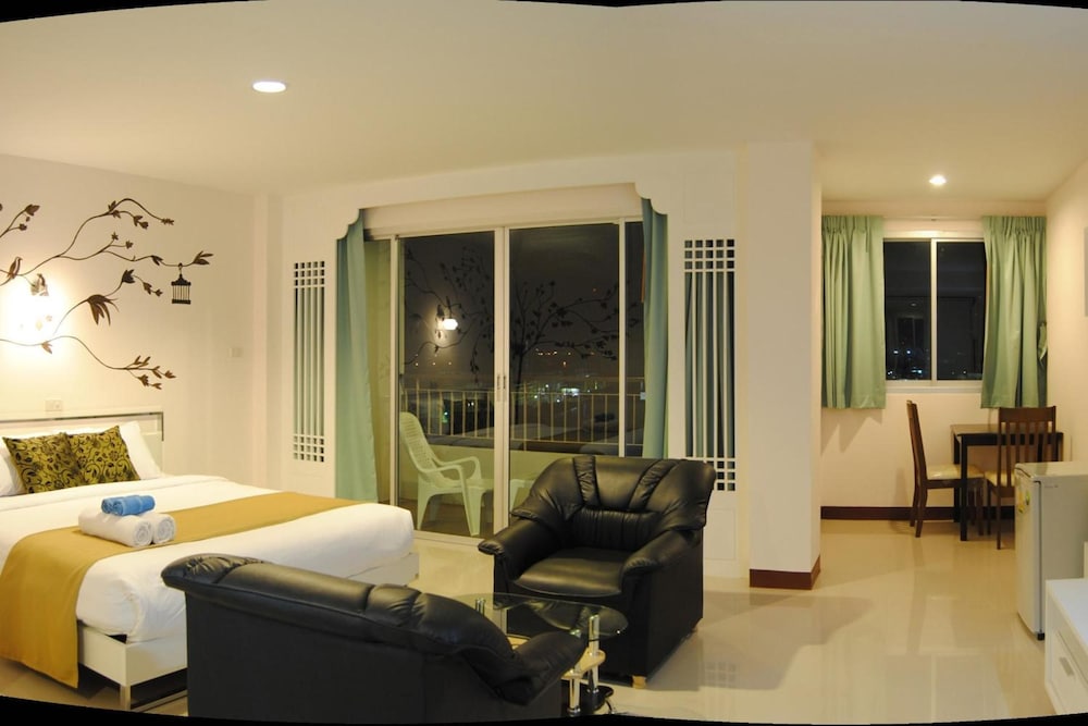 Baan Manthana Hotel 23/50