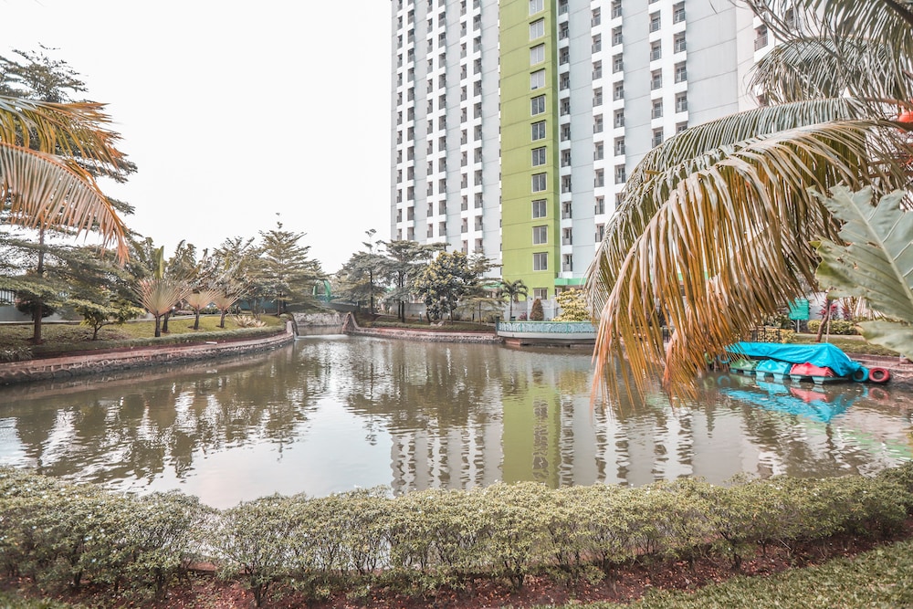 OYO 498 Green Lake View Ciputat 19/65