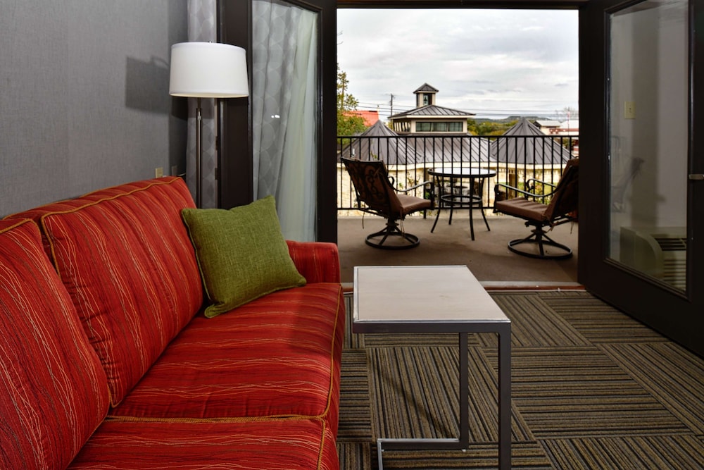 Hampton Inn & Suites Fredericksburg 18/34