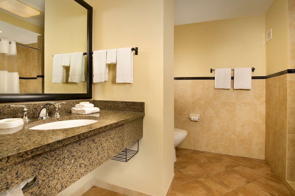 Drury Plaza Hotel San Antonio North 47/49