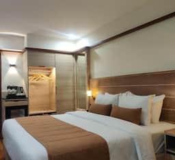 Premium, Pavilion
