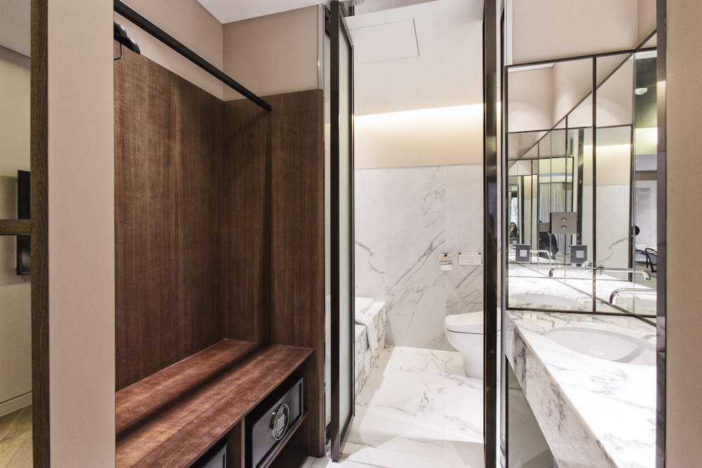 Gwangmyung JS Boutique Hotel 50/50