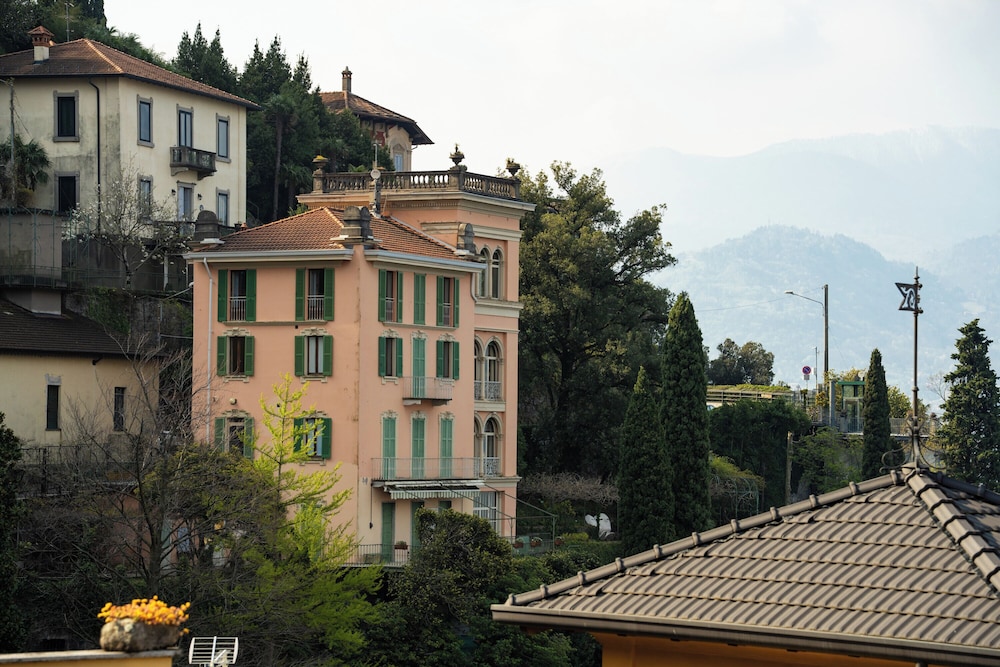 Varenna Lake View 2 1/24