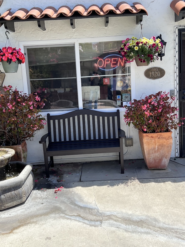 Leucadia Beach Inn 38/52