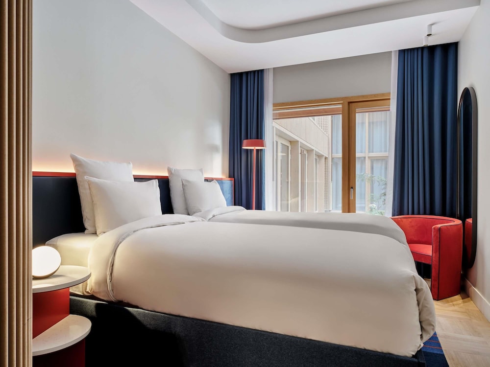 TRIBE Paris Pantin 12/50