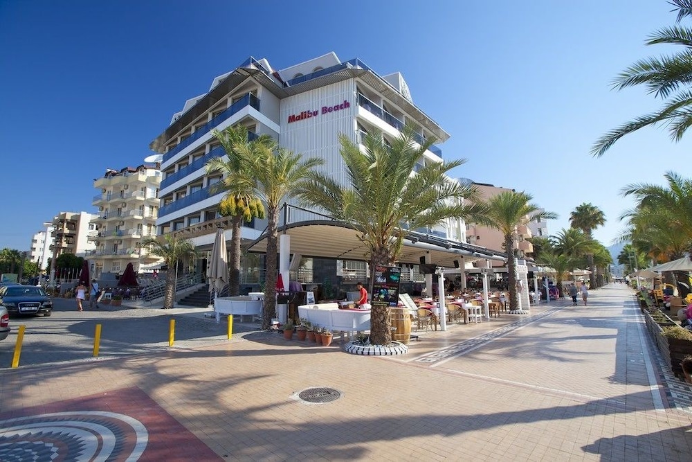 Aurasia Beach Hotel 57/69