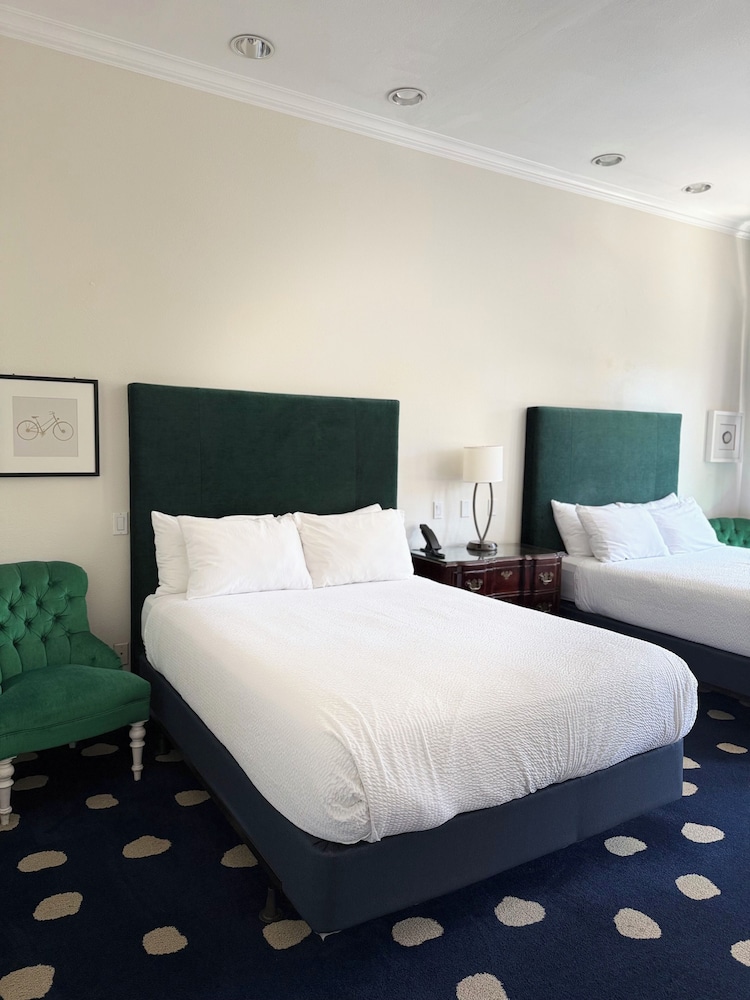 The Sterling Hotel 20/56